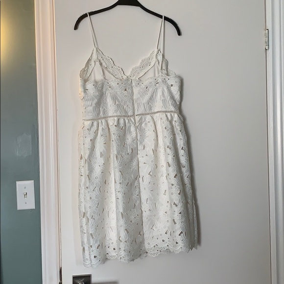 Lacy Summer Dress - Picture 2 of 4